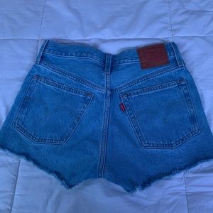 LEVIS SHORTS